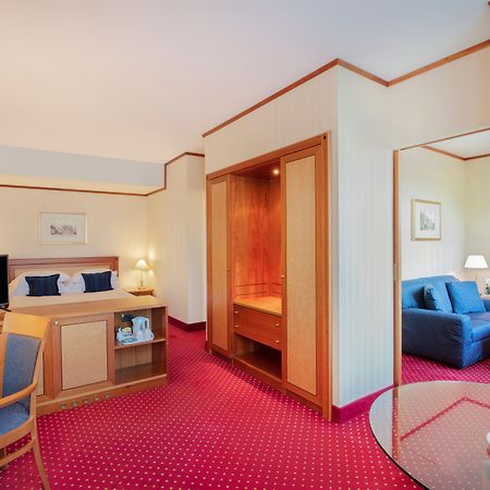 Crowne Plaza Milan Linate By Ihg Otel San Donato Milanese Dış mekan fotoğraf